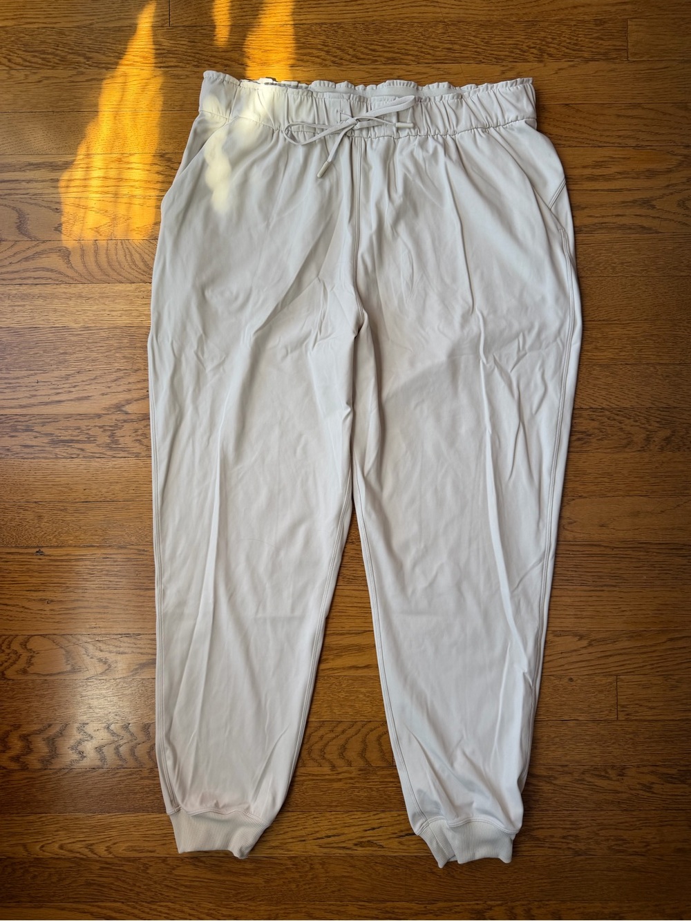 Like New - Lululemon Stretch Luxtreme High-Rise Jogger in Natural Ivory (14)